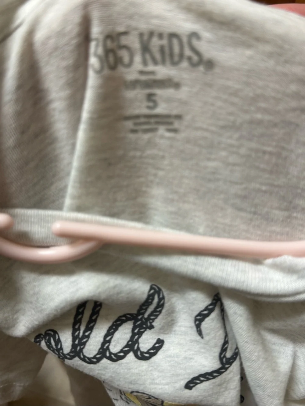 Girls tshirt bundle size (4-6)